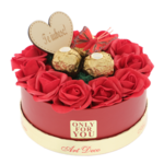 Arrangement with roses and chocolate I love you 15cm 5