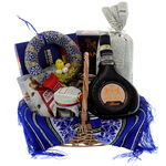 Easter gift basket with blueberry liqueur 1