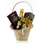 Christmas Basket with Bottega Champagne, Coffee Cream and Cookies 2