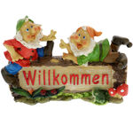 Decoration with garden dwarfs Willkommen 2