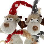 Reindeer with high hat and scarf 8