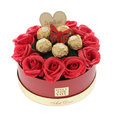 Elrendezés piros rózsákkal és csokis pralinéval 17cm
