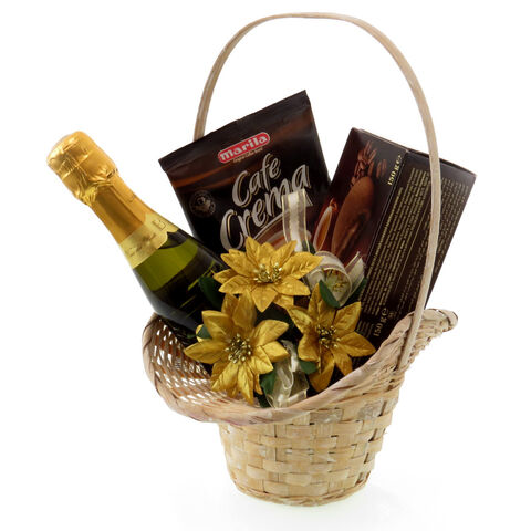 Christmas Basket with Bottega Champagne, Coffee Cream and Cookies