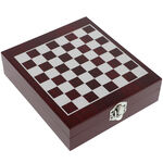 Wine Accessories with Chess Game 5