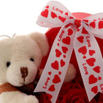 Aranjament cu Trandafiri si Ursulet Love 4
