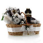 Christmas Basket w/ Liquor 3