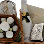 Moet Imperial Christmas gift basket 4