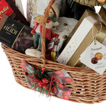 Christmas gift basket Prince Mircea 6