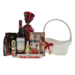 Coș cadou Paște Sweet Bunny – coș festiv cu vin Bordeaux, cozonac, dulciuri și iepuraș decorativ 5