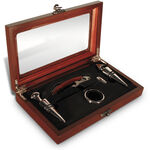 Wine accessories box with 5 pieces 2