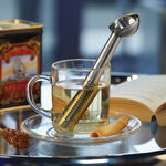 Tea strainer with spoon 2