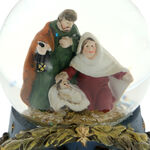 Manger snow globe 9cm 4