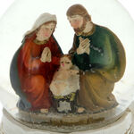 Snow globe with Holy Family 4