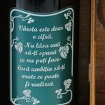 Set cadou Ambiția vin personalizat și pahare în cutie lemn 8