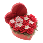 Set Cadou Romantic pentru Femei cu Trandafiri din Săpun, Ursuleț și Praline Raffaello 5