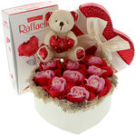 Gift set with roses and teddy bear with heart 3
