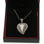 Set cadou Femei cu Bijuterie Argint 925 Inimă, buchet 19 Trandafiri și Praline 8