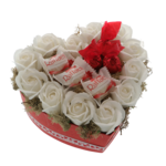 Set Cadou Femei „Dragoste” cu Parfum – Aranjament Floral cu Trandafiri de Săpun, Ciocolată și Lumânare 4