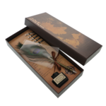 Set Cadou „Scrie-ți Povestea” cu Agendă din Bambus, Stilou cu Pană și Vin Francez 10