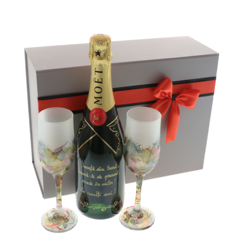 Személyre szabott Moet festett  poharakkal díszdobozban