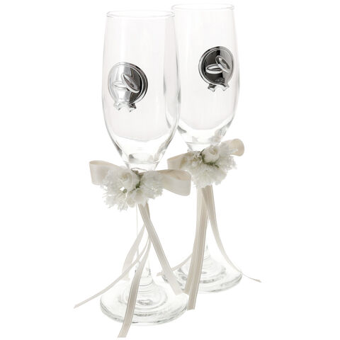 Wedding glasses with wedding rings