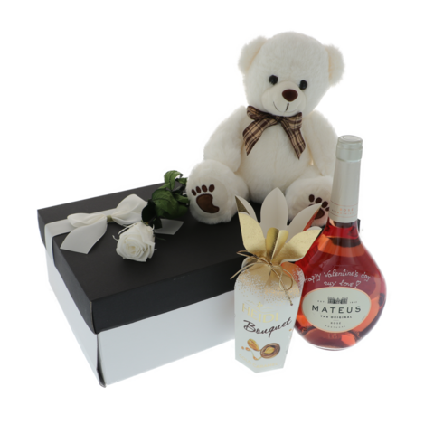 Teddy mackó ajándék szett fehér rózsával, Valentin