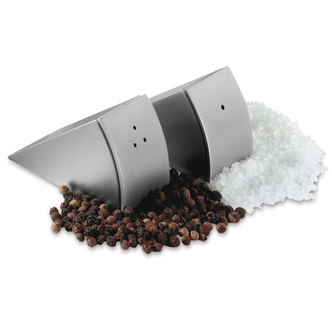 Salt and pepper set